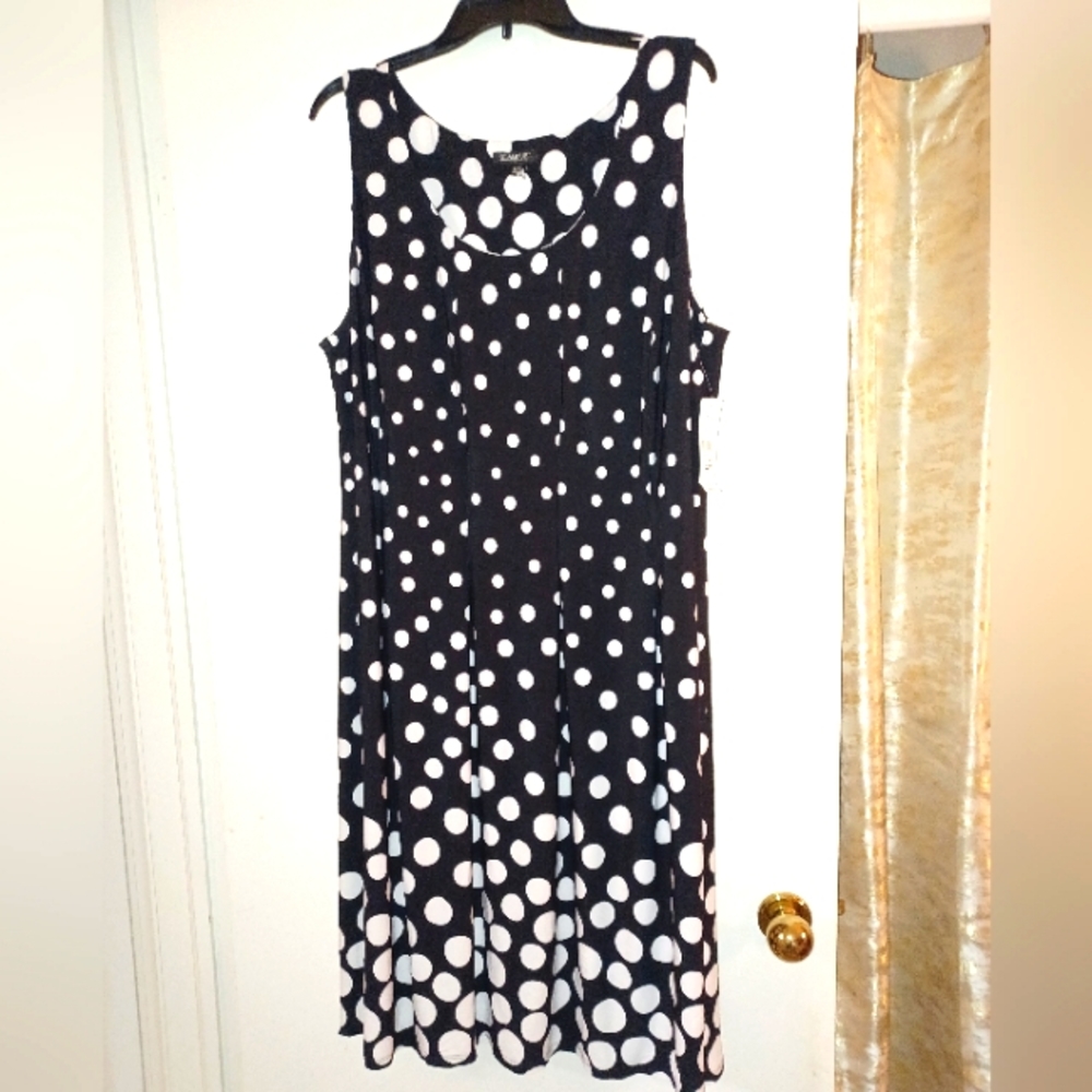Glamour Sleeveless Polka Dot Dress.  SIZE 22W